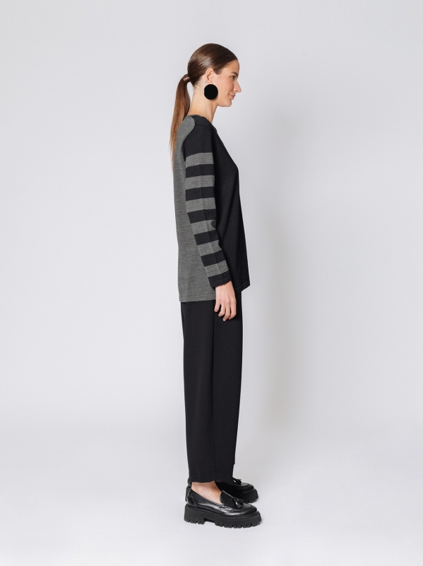 Pull over black&grey