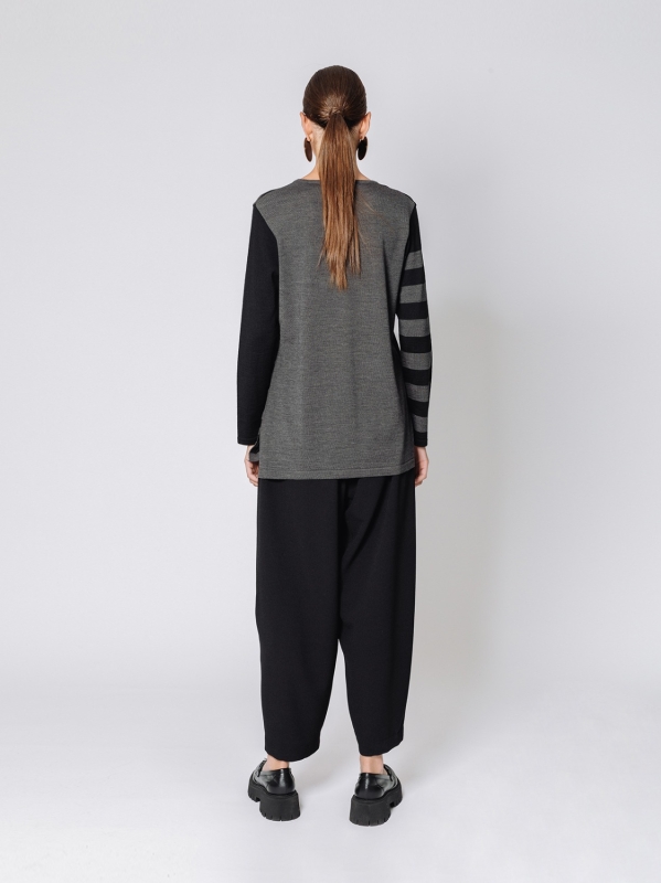 Pull over black&grey