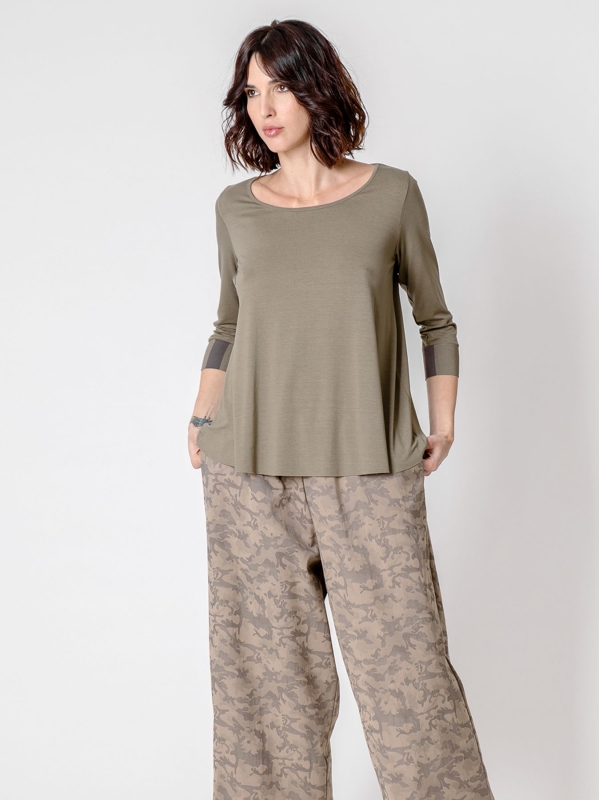 T-shirt scatoletta con inserto geometrico