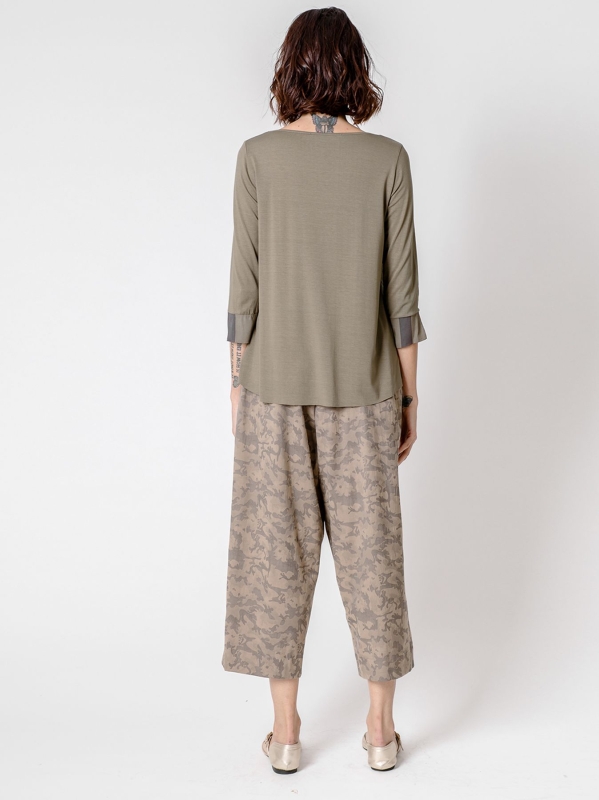 T-shirt scatoletta con inserto geometrico