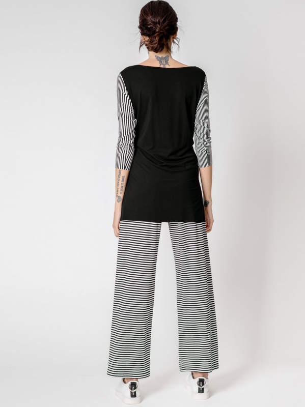 T-shirt scatoletta con dettagli rigati