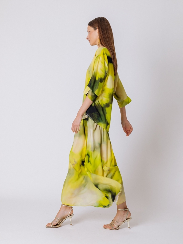 Flower-Power-Bluse mit Rundhalsausschnitt