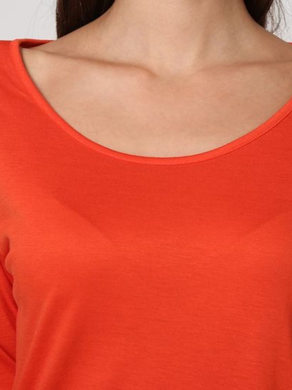 T-shirt svasata a forma scatoletta
