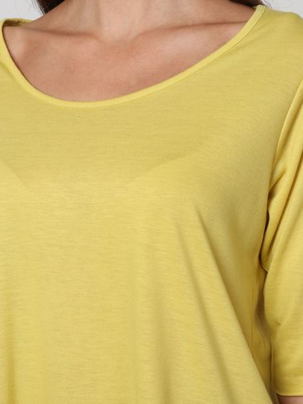 T-shirt svasata a forma scatoletta