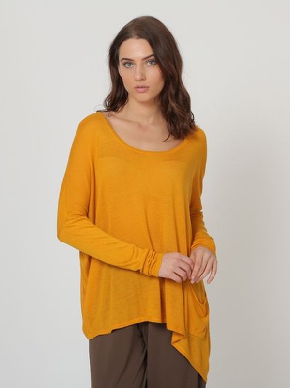 Maxi maglia asimmetrica