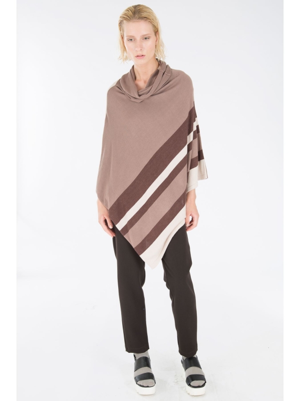 Poncho rettangolare in maglia collo alto