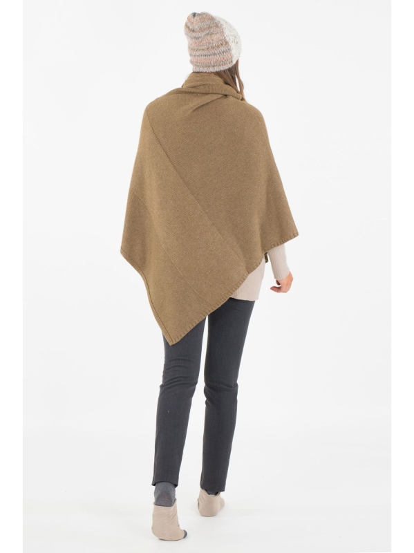 Poncho quadrato in maglia