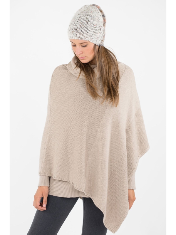Poncho quadrato in maglia
