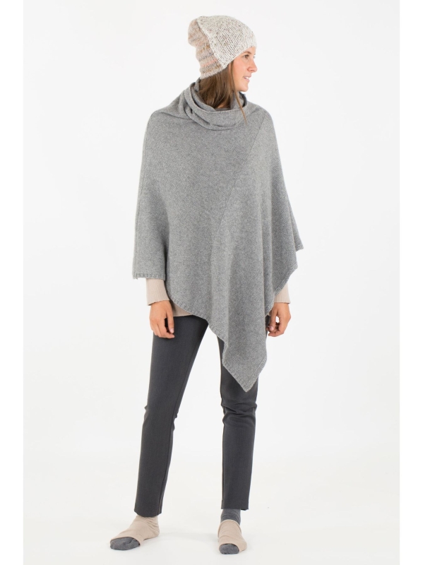 Poncho quadrato in maglia