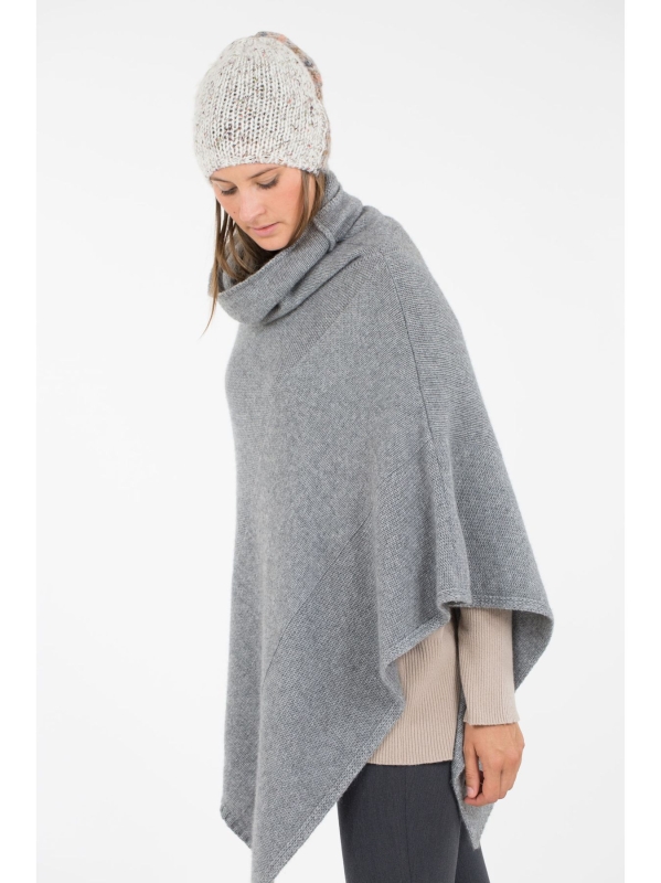 Poncho quadrato in maglia