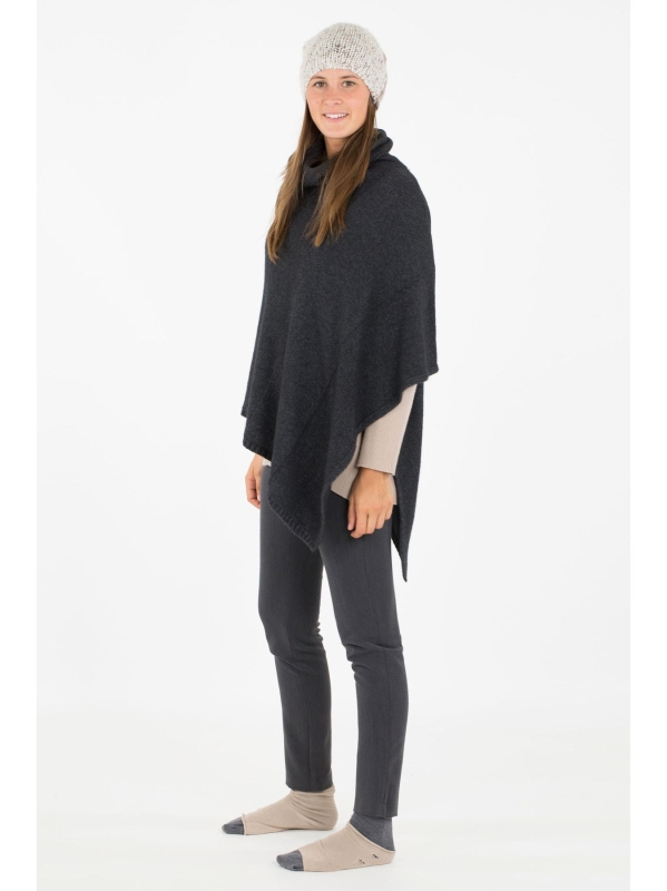 Poncho quadrato in maglia