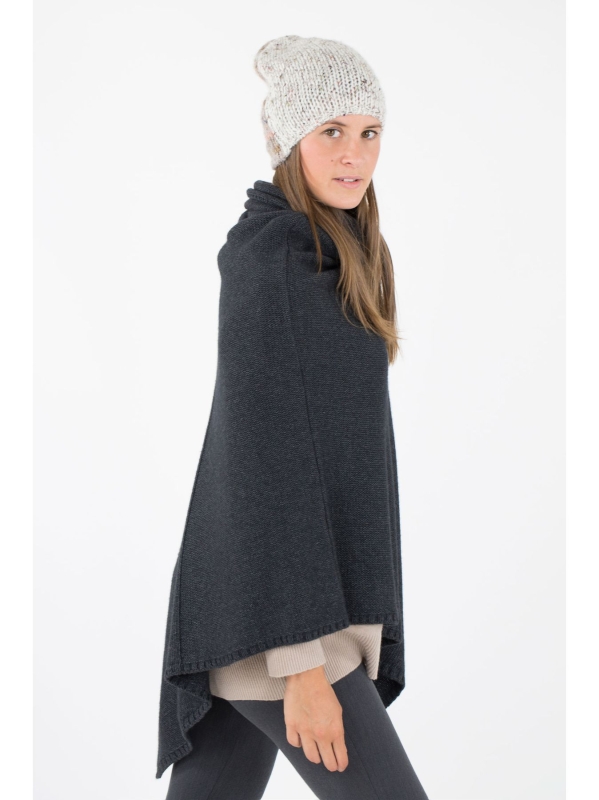 Poncho quadrato in maglia