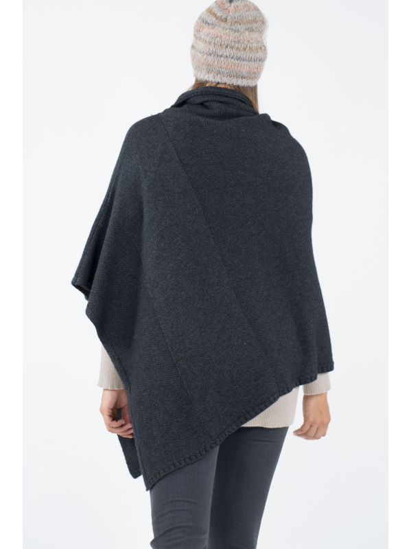 Poncho quadrato in maglia