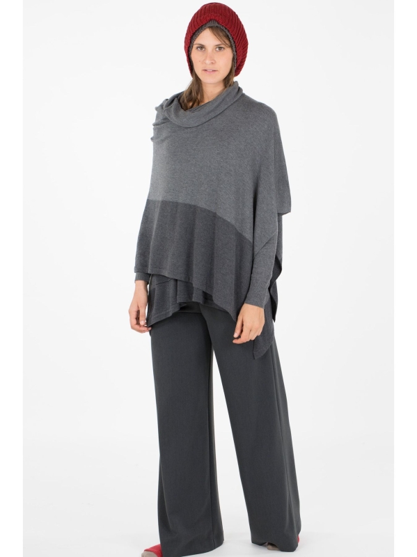 Poncho collo alto