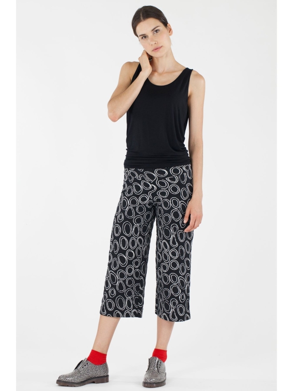 Pantalone corto con fantasia maxi cerchi