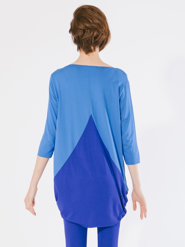 T-shirt con tagli incrociati
