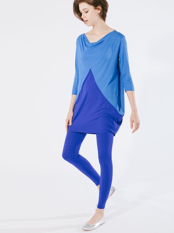 T-shirt con tagli incrociati