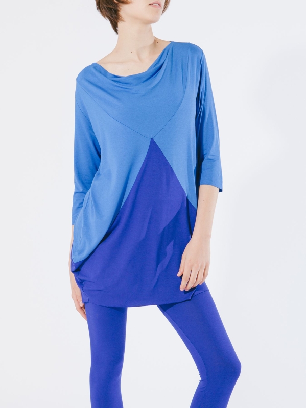 T-shirt con tagli incrociati
