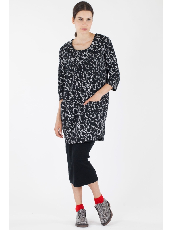 T-shirt lunga con fantasia maxi cerchi