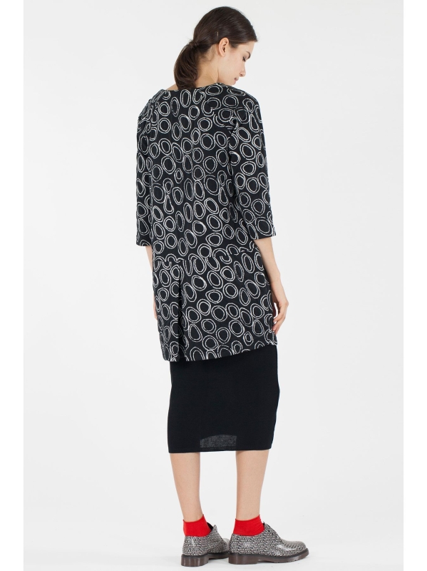 T-shirt lunga con fantasia maxi cerchi
