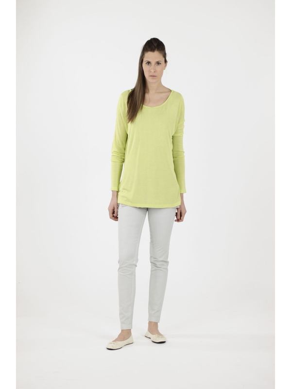 Maglia scollo stondato