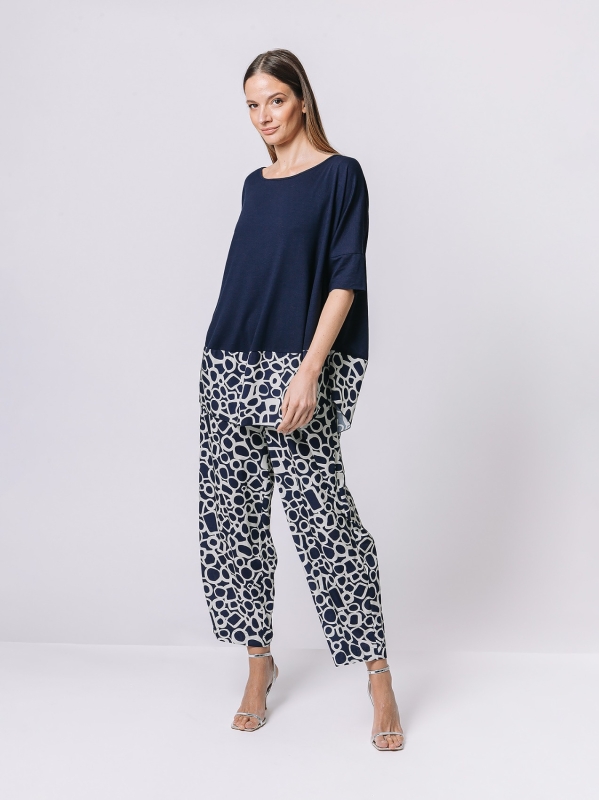 T-shirt ovetto con inserto geometrico