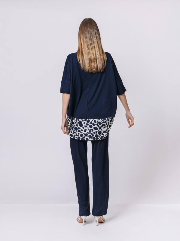 T-shirt ovetto con inserto geometrico