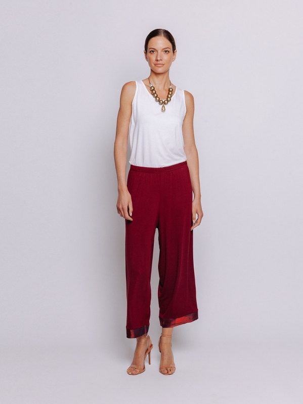 Kurze Hose mit schillerndem Saum