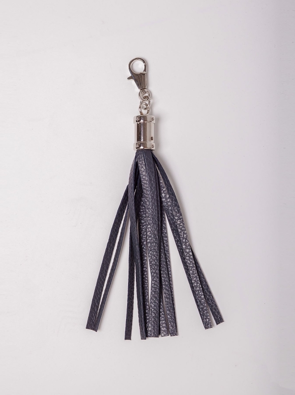 Charm con frange in pelle e dettagli sivler