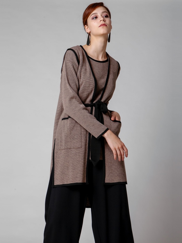 Gilet con allacciatura regolabile