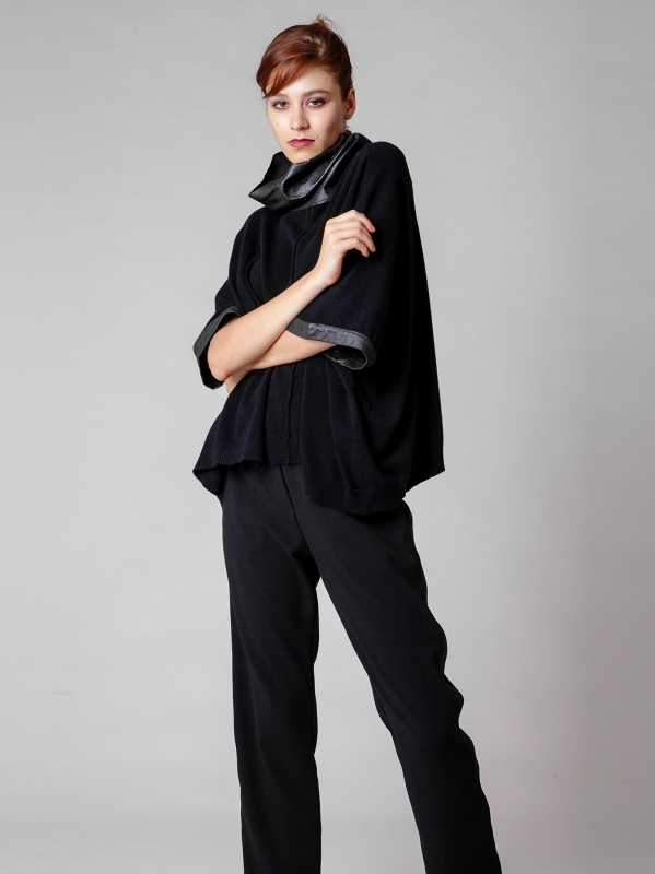 Maglione ampio a collo alto
