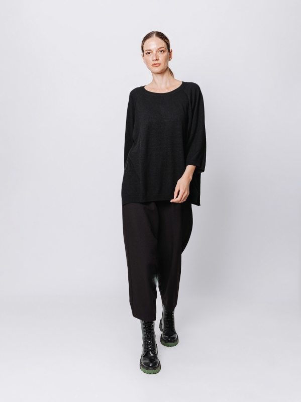 Über einem Raglanpullover