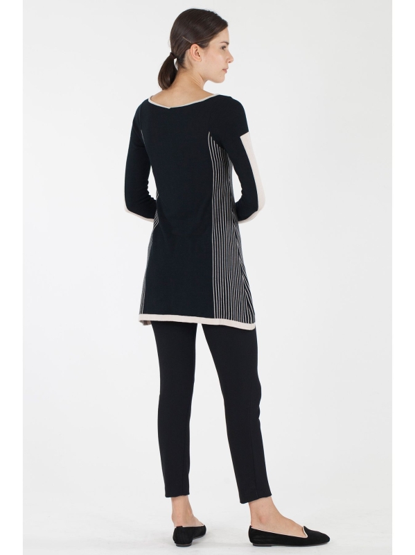Maglia svasata con dettagli rigati