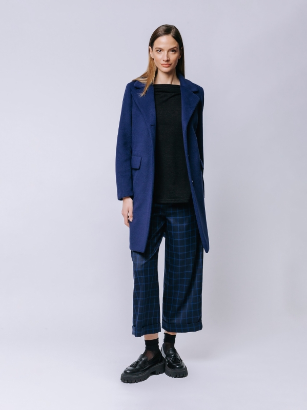 Straight lined cashmere-blend coat 