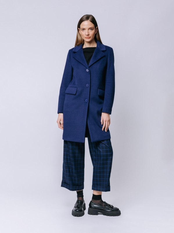 Straight lined cashmere-blend coat 