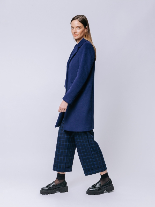Straight lined cashmere-blend coat 