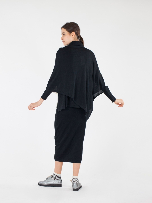 Poncho collo alto in maglia