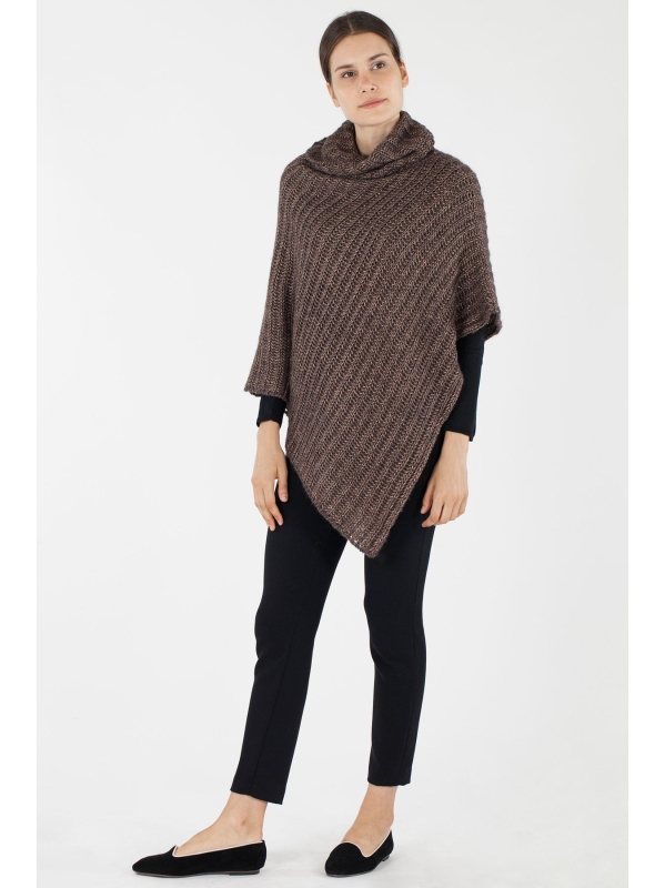 Poncho collo alto in maglia
