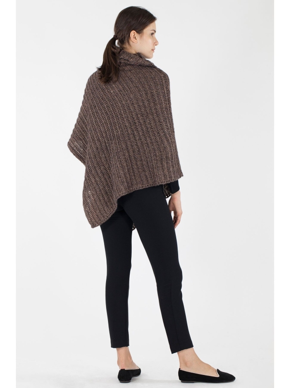 Poncho collo alto in maglia