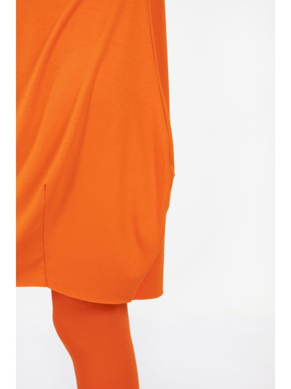 T-shirt con scollo drappeggiato