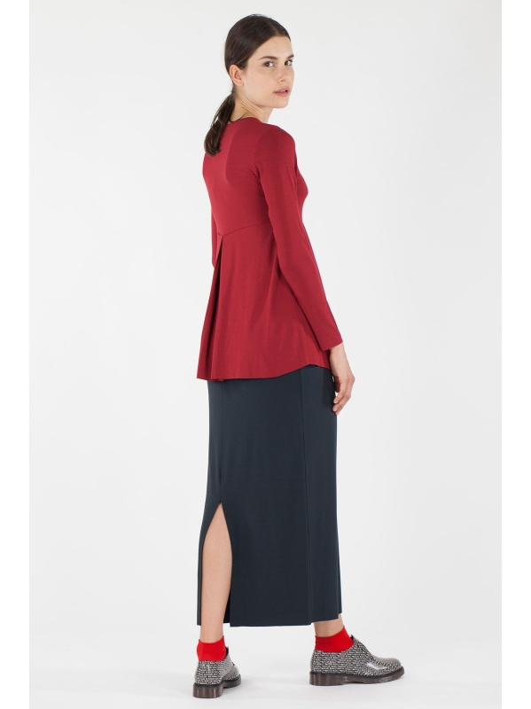 T-shirt con sfondi piega