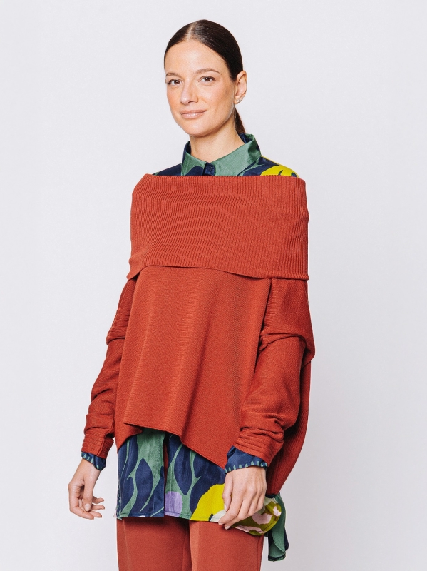 Maglia Boxy con Collo Morbido in Lana