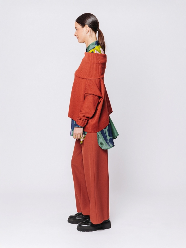 Maglia Boxy con Collo Morbido in Lana