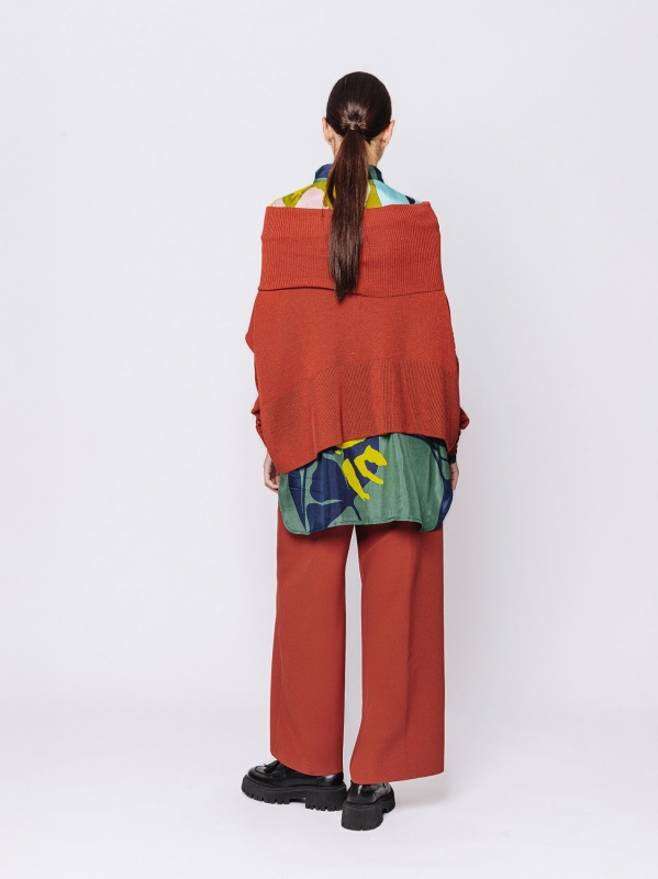 Maglia Boxy con Collo Morbido in Lana