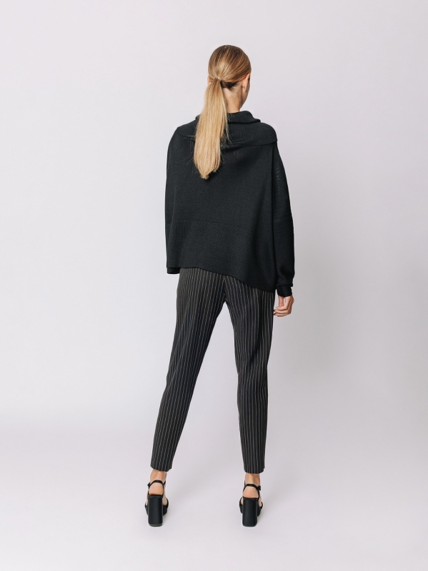 Maglia Boxy con Collo Morbido in Lana