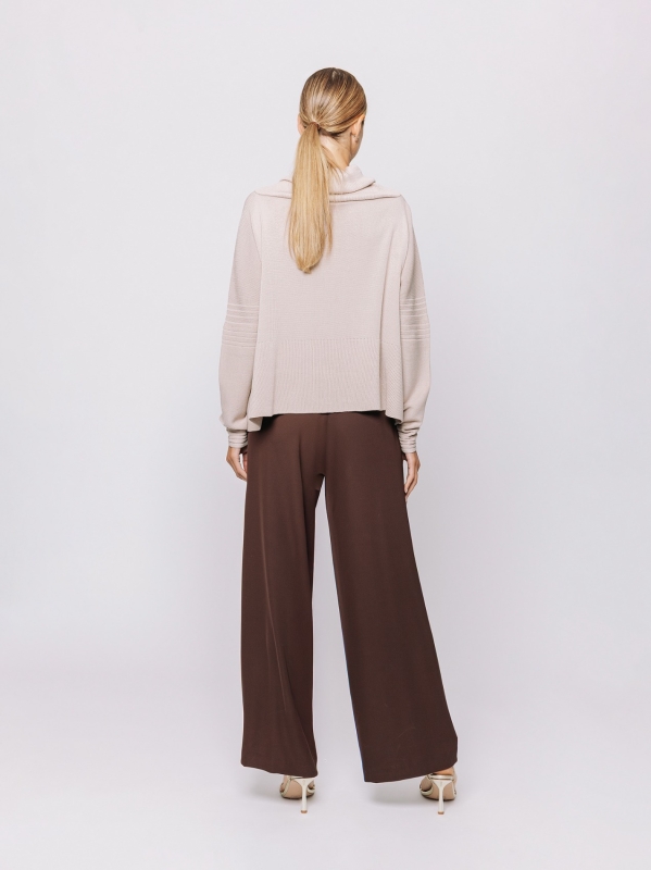 Maglia Boxy con Collo Morbido in Lana