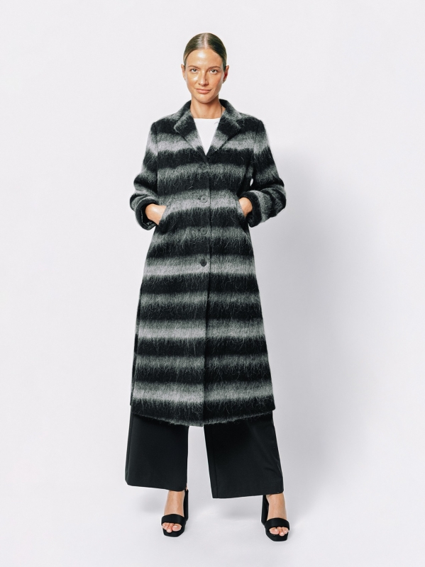 Cappotto lungo effetto alpaca a righe sfumate