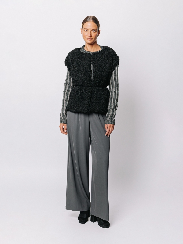 Gilet in ecofur con lavorazione bouclé