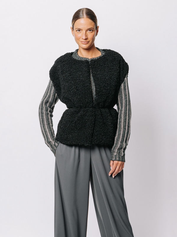 Gilet in ecofur con lavorazione bouclé