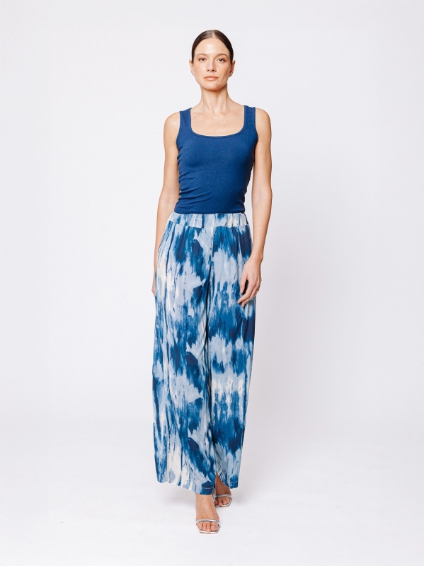 Pantalone palazzo in viscosa stampata “Blu in Movimento”